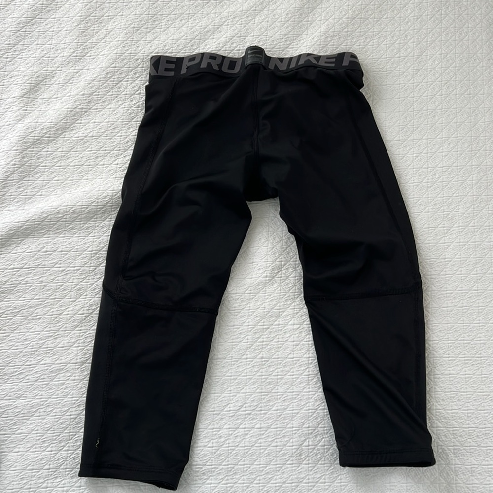 Nike - Pro
Compression pant - Picture 2 of 3